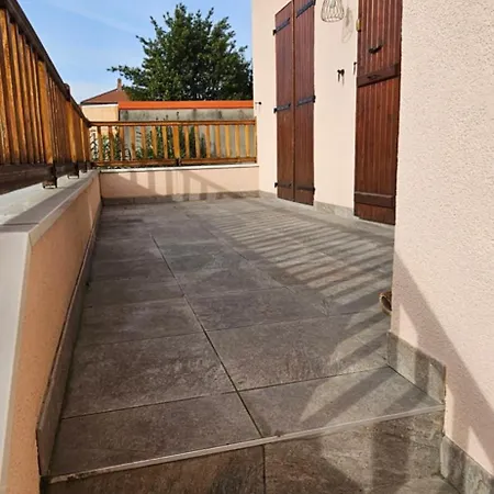Appartement Entier Lyon-Villeurbanne Au 1Er D'Une Discrete Maison Villeurbanne